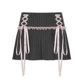 A line pleated lace hem zip-up ribbon mini skirt