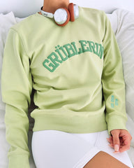 "Grüblerin" Rundhals-Sweatshirt â€?Alles wird gut.