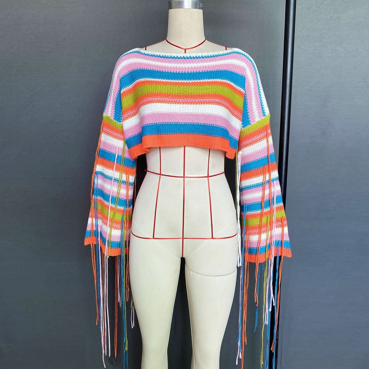 Long sleeve tassels contrast crop top
