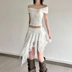 Off shoulder flower applique lace ruffle top
