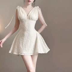 Self tie v neck lace solid mini dress