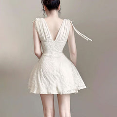 Self tie v neck lace solid mini dress