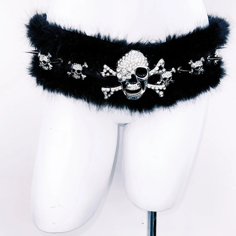 Skull applique fluffy rivet belt