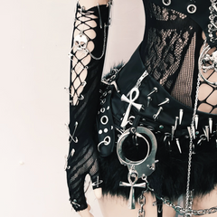 Hollow out rivet applique metal chain o ring cut out top