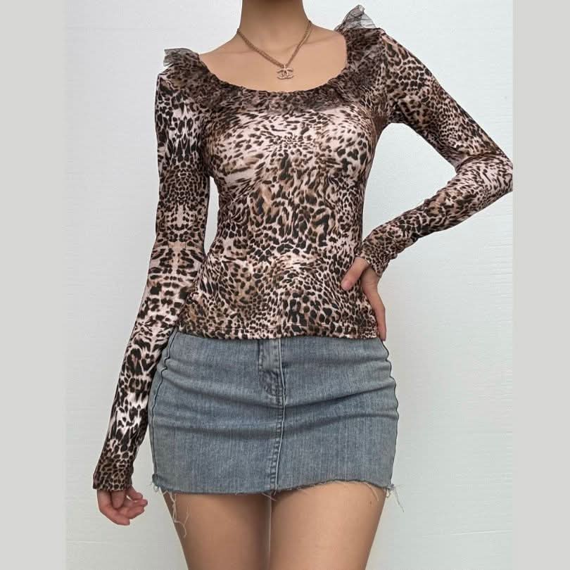 Long sleeve leopard print ruffle top-final-sale