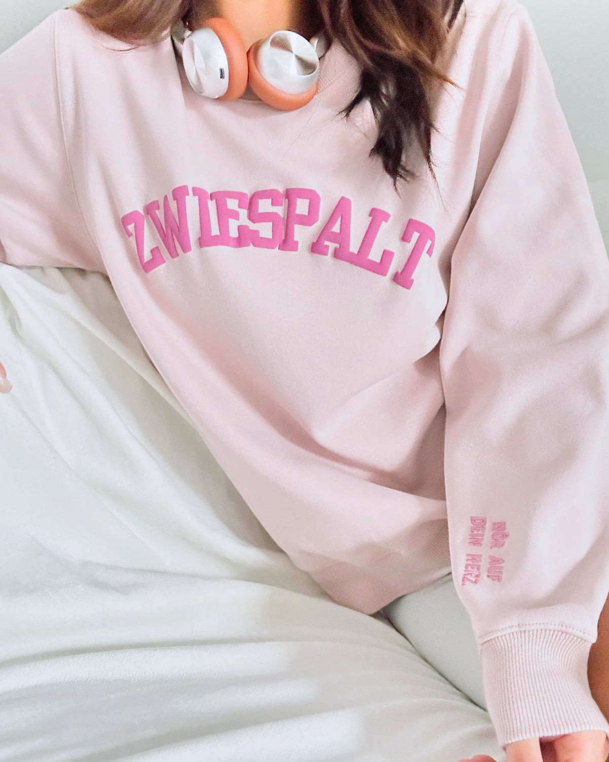 "Zwiespalt" Rundhals-Sweatshirt â€?Hör auf dein Herz.