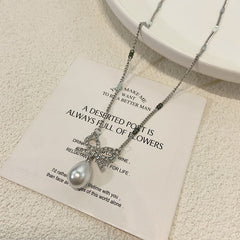 Faux pearl pendant chain necklace