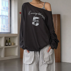 Long sleeve letter pattern one shoulder top