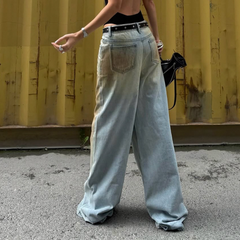 Pocket button medium rise jeans