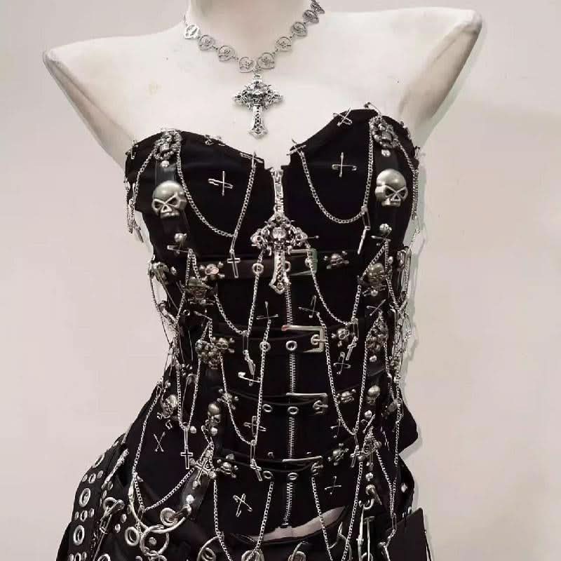Sweetheart neck metal chain skull applique zip-up top