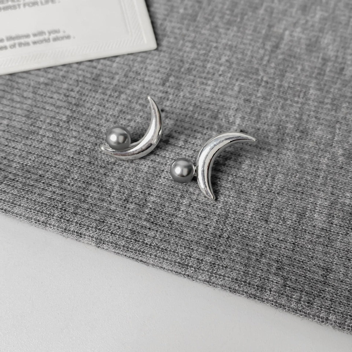 Moon decor faux pearl stud earrings