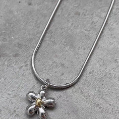 Metal chain flower pendant necklace