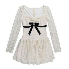 Long sleeve sweetheart neck bowknot lace mini dress